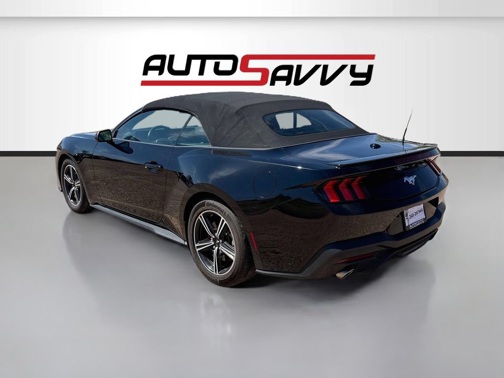 Used 2025 Ford Mustang Premium RWD image 5