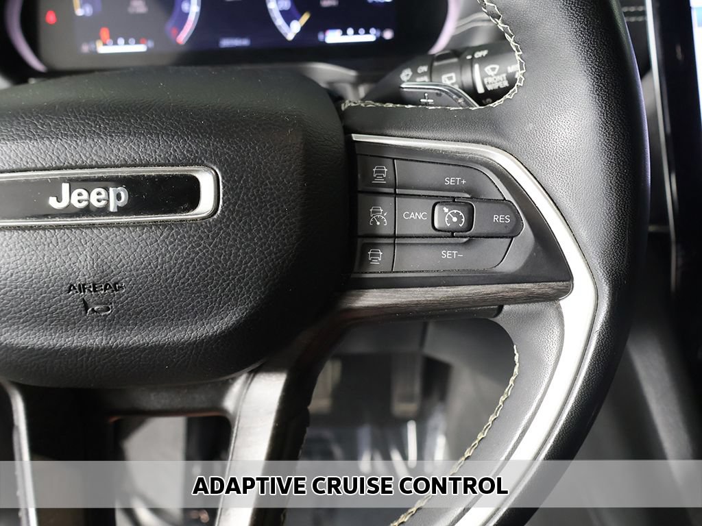 Used 2023 Jeep Grand Cherokee Limited AWD/4WD image 4