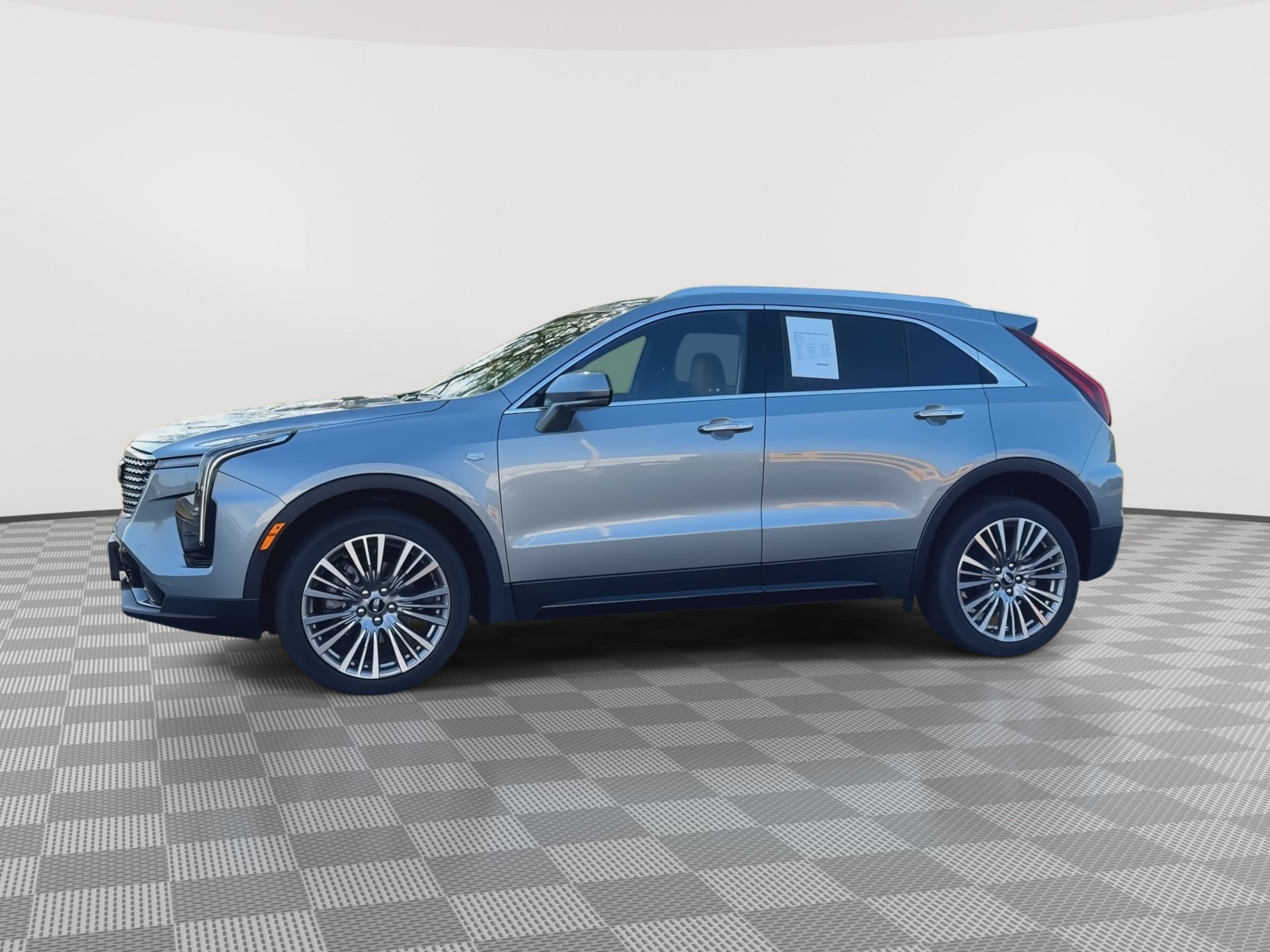 Used 2024 Cadillac XT4 Premium Luxury w/ Technology Package AWD/4WD image 5