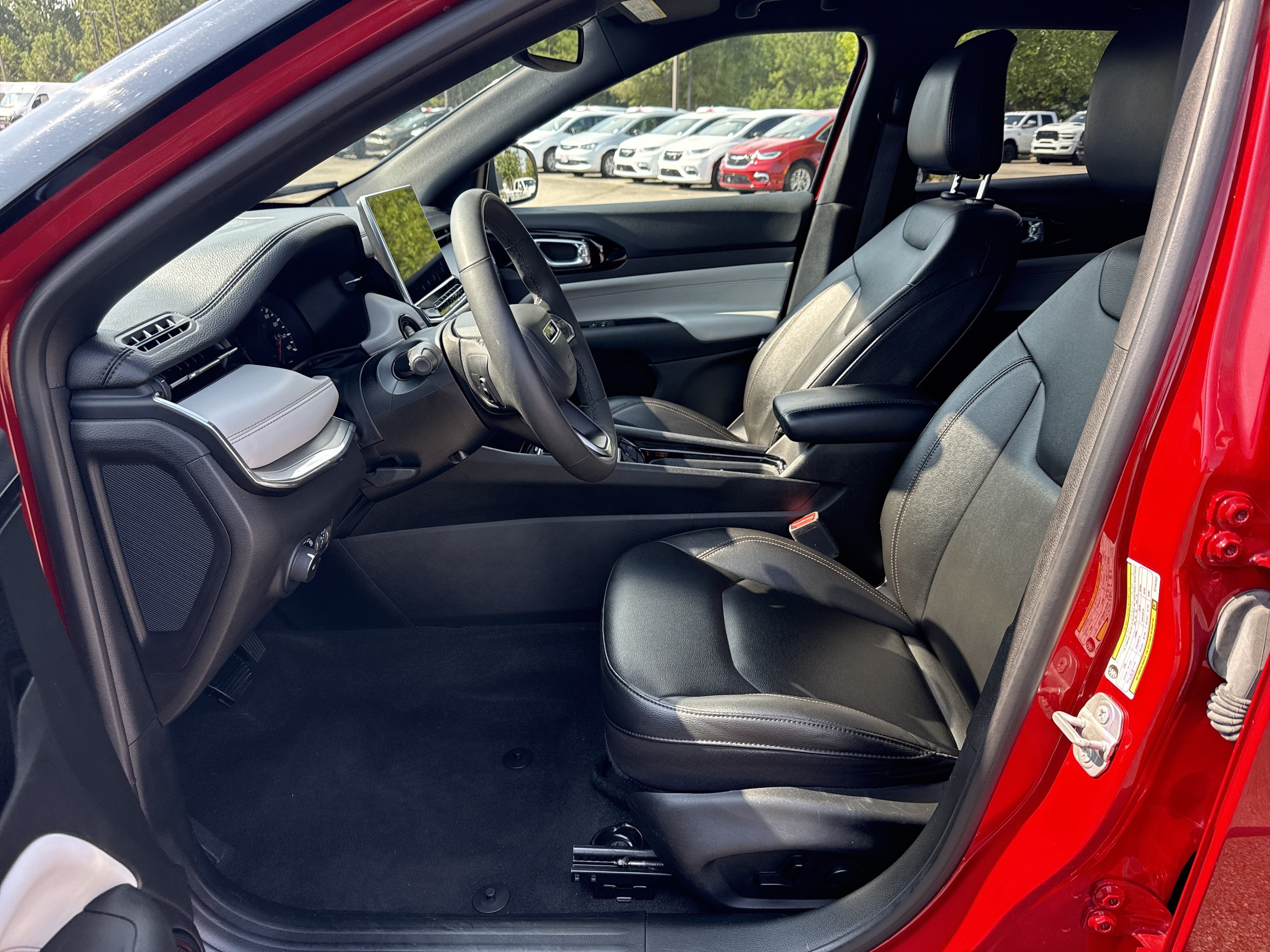 Used 2024 Jeep Compass Limited AWD/4WD image 9
