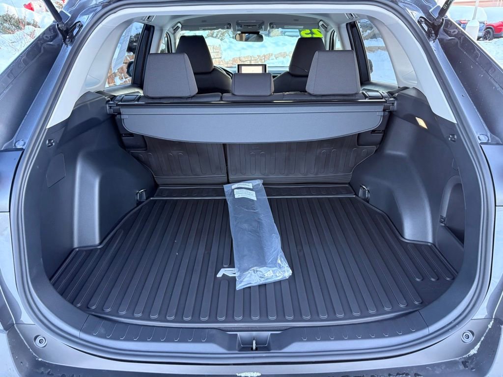 Used 2025 Toyota RAV4 XLE image 28