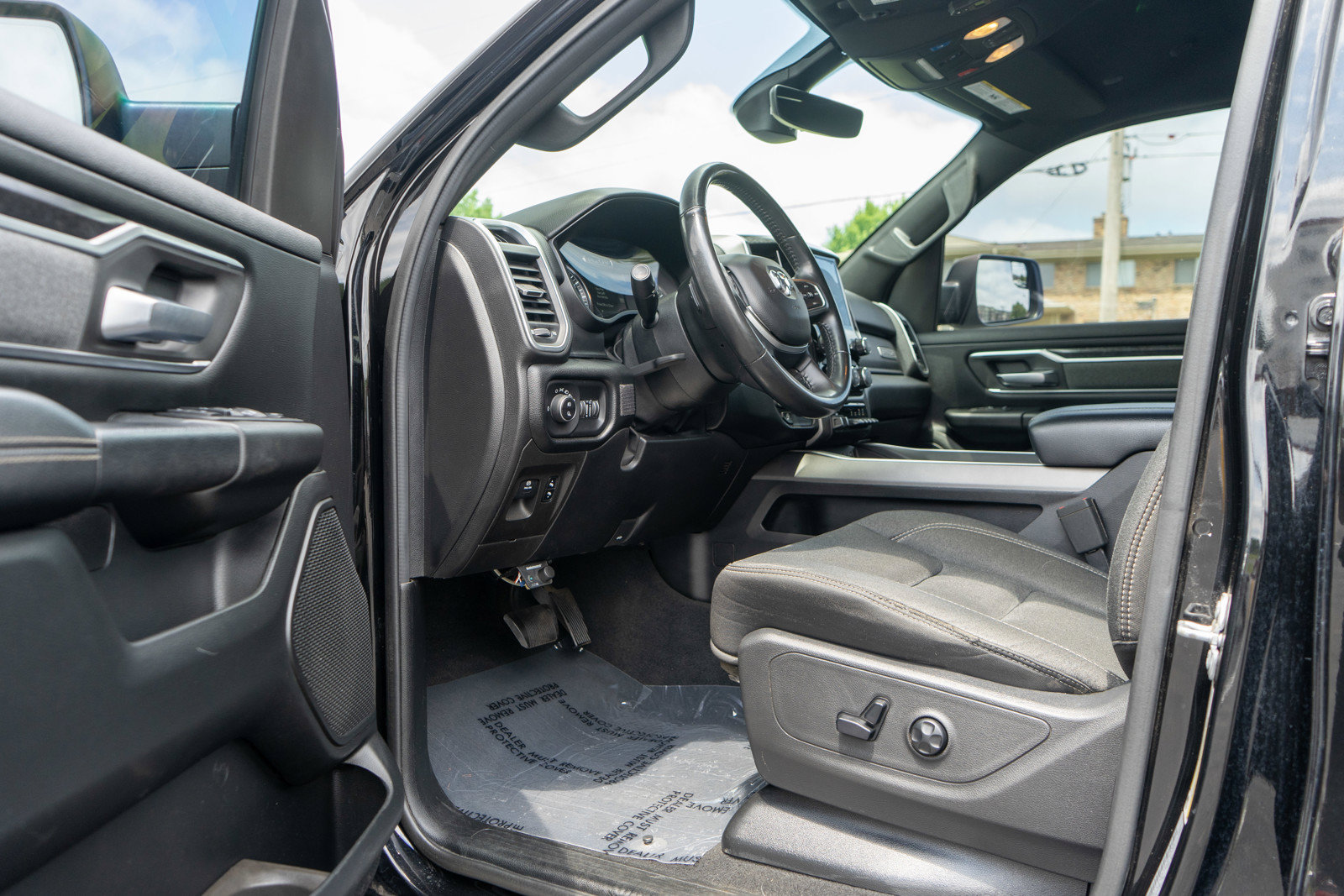 Used 2019 RAM 1500 Big Horn AWD/4WD image 15