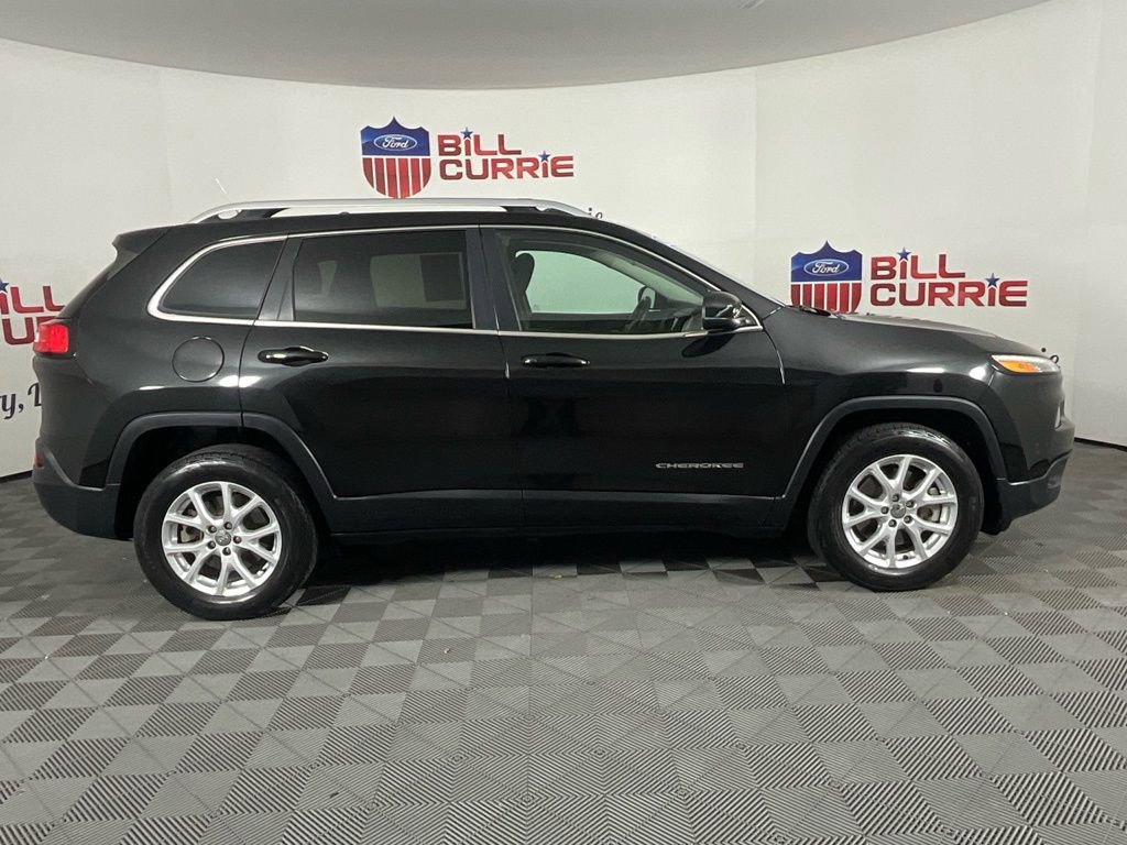Used 2015 Jeep Cherokee Latitude w/ Cold Weather Group image 2