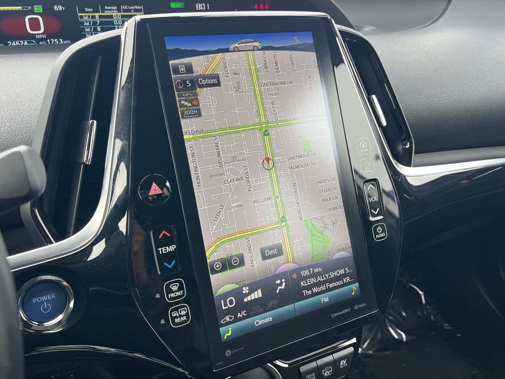 Used 2022 Toyota Prius Prime XLE FWD image 14