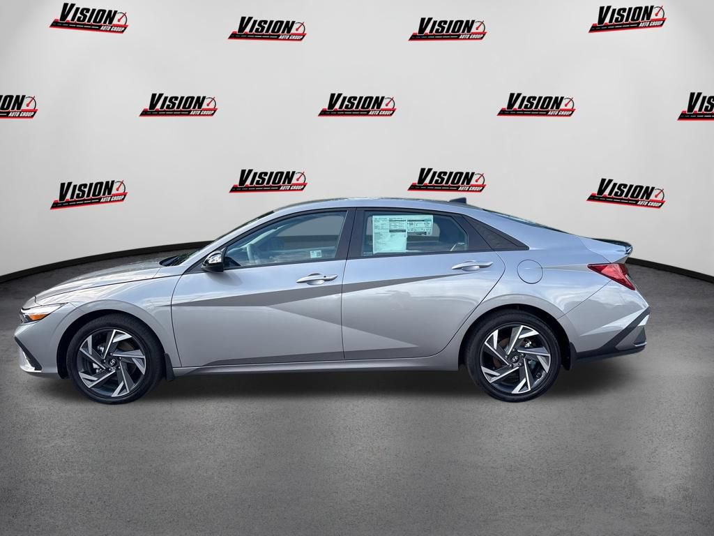 New 2025 Hyundai Elantra SEL FWD image 8