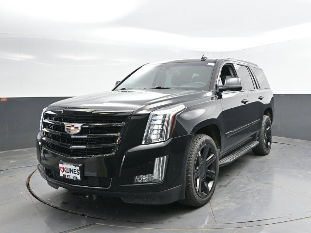 Used 2017 Cadillac Escalade Luxury AWD/4WD image 7