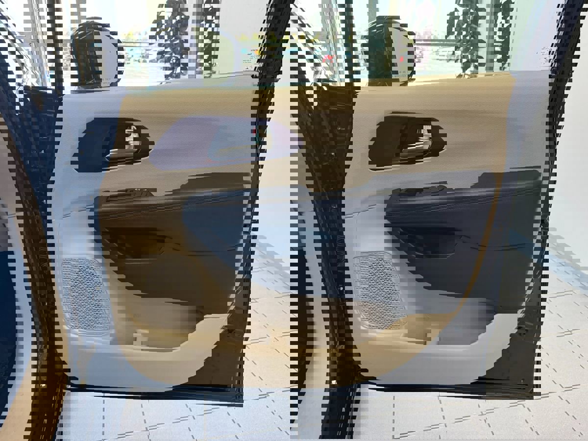 Used 2019 Chrysler Pacifica Limited image 14