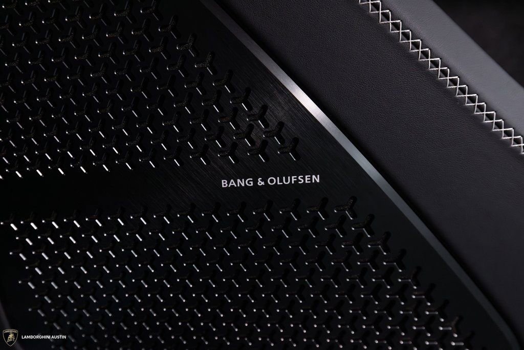 Used 2025 Lamborghini Urus SE image 52