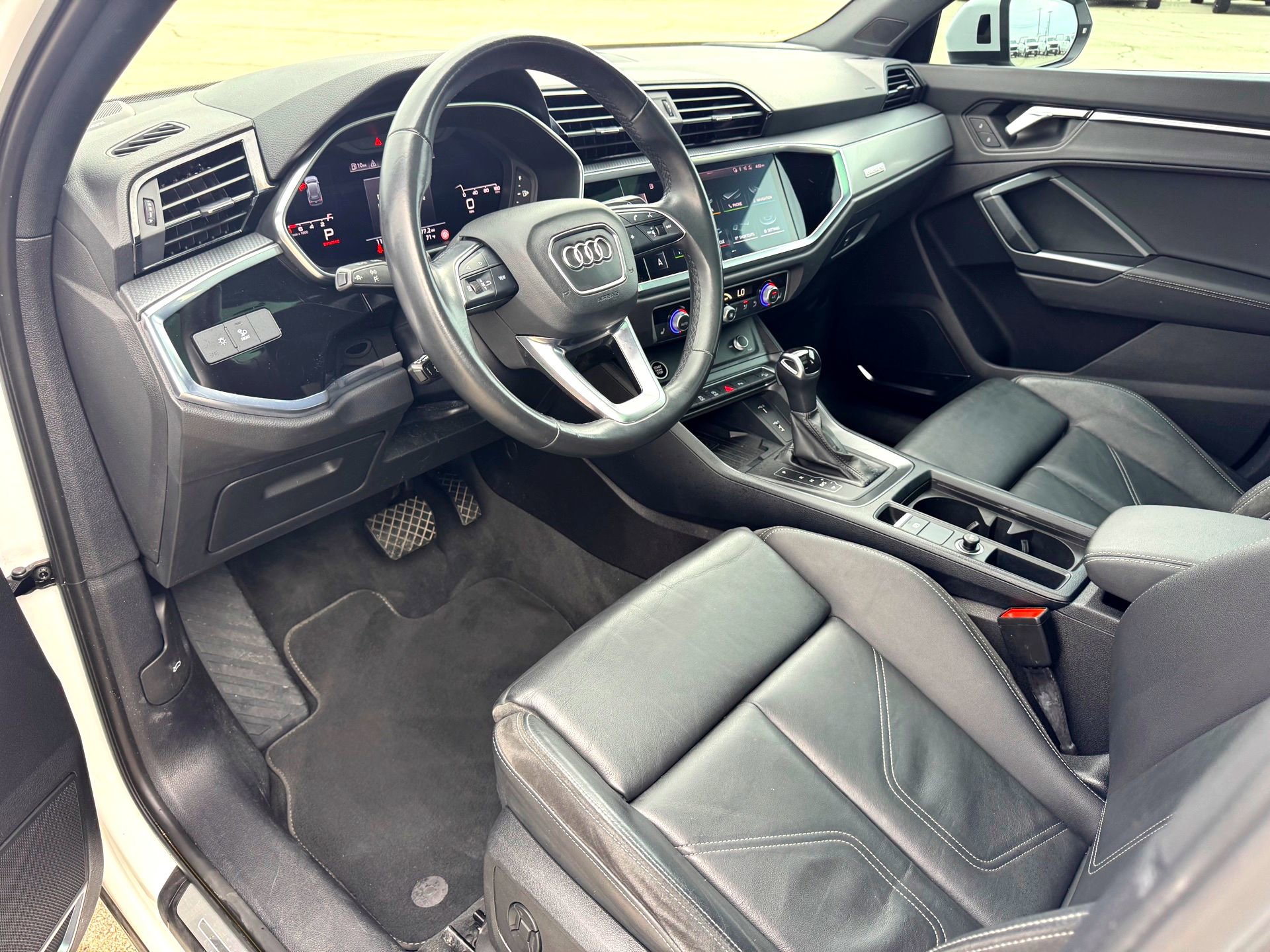 Used 2021 Audi Q3 2.0T Premium Plus w/ Premium Plus Package image 13