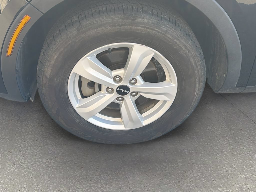 Used 2022 Kia Sorento LX FWD image 41