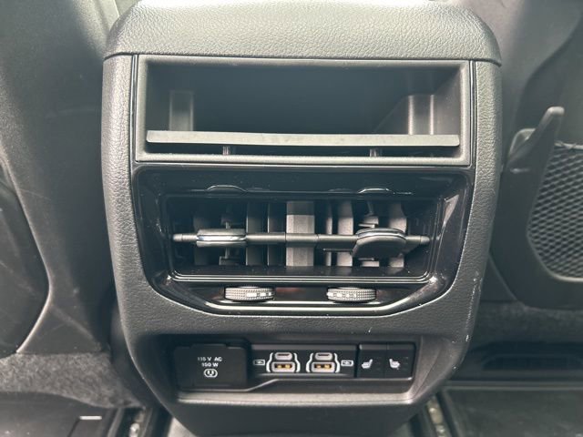 Used 2024 Jeep Grand Cherokee Limited w/ Black Appearance Package AWD/4WD image 26