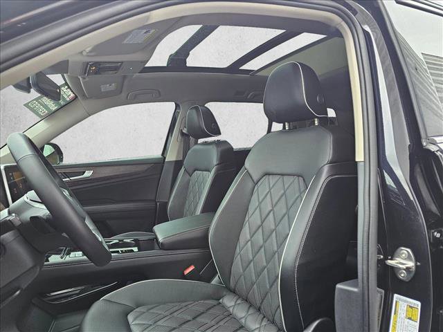 Used 2025 Volkswagen Atlas SEL Premium R-Line image 20