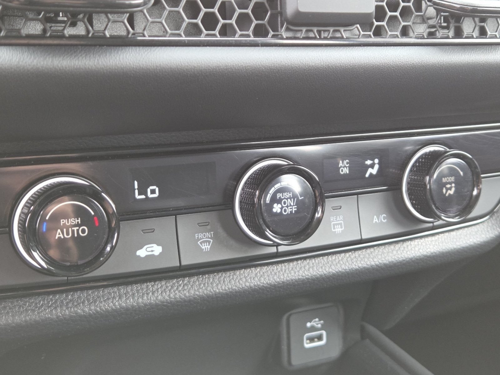 Used 2024 Honda HR-V LX image 30