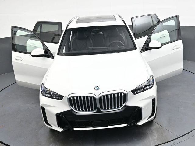 New 2026 BMW X5 xDrive40i w/ M Sport Package AWD/4WD image 39