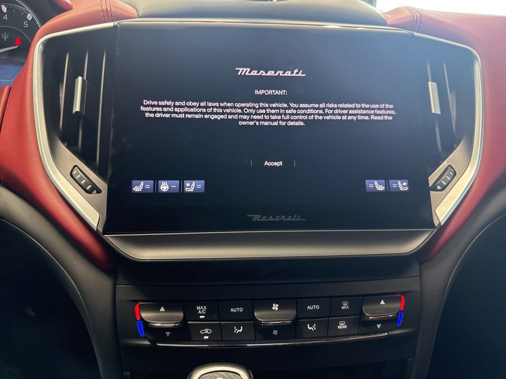 Used 2023 Maserati Ghibli Modena RWD image 18
