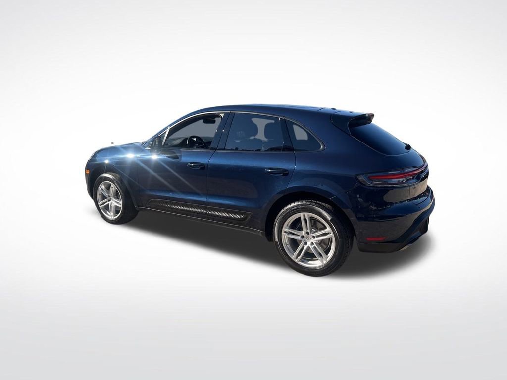 Used 2022 Porsche Macan Base image 47