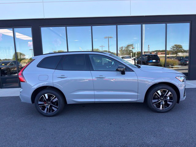 New 2027 Volvo XC60 B5 Core AWD/4WD image 2