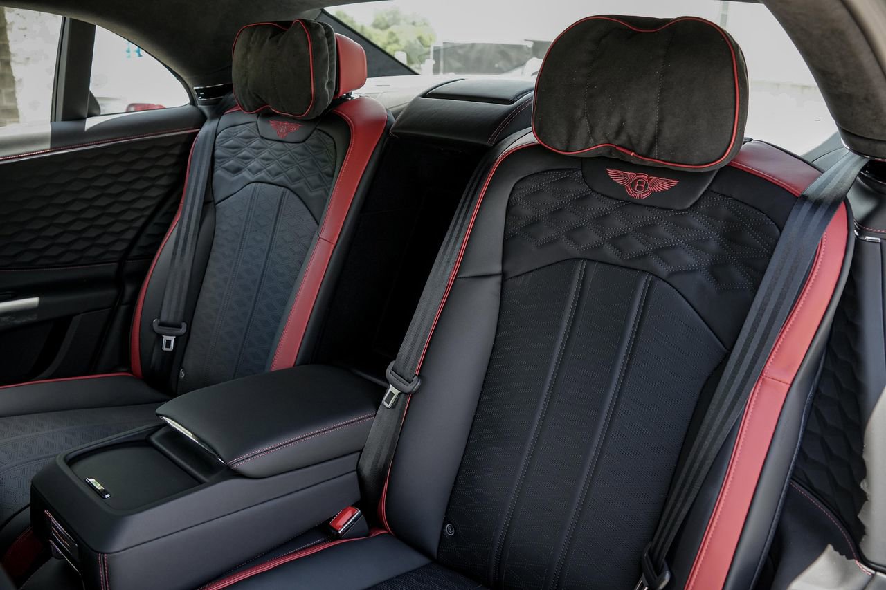 New 2025 Bentley Flying Spur Plug-In Hybrid image 39