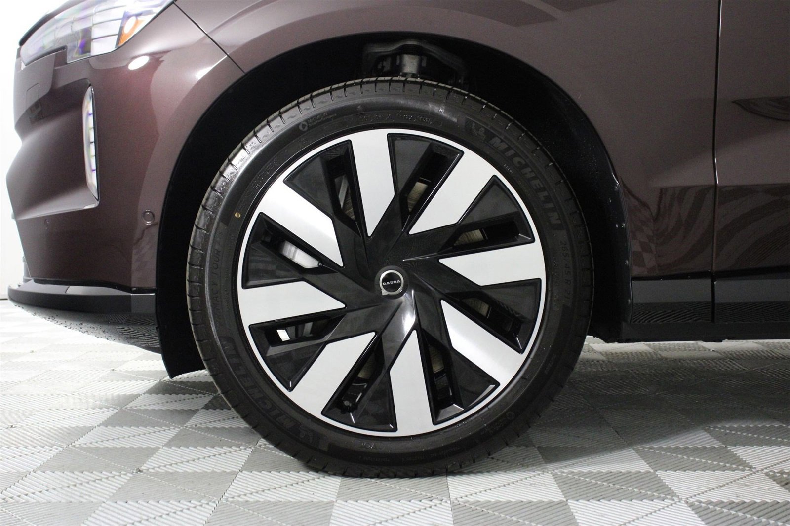 New 2025 Volvo EX90 Ultra w/ Protection Package Premier image 12