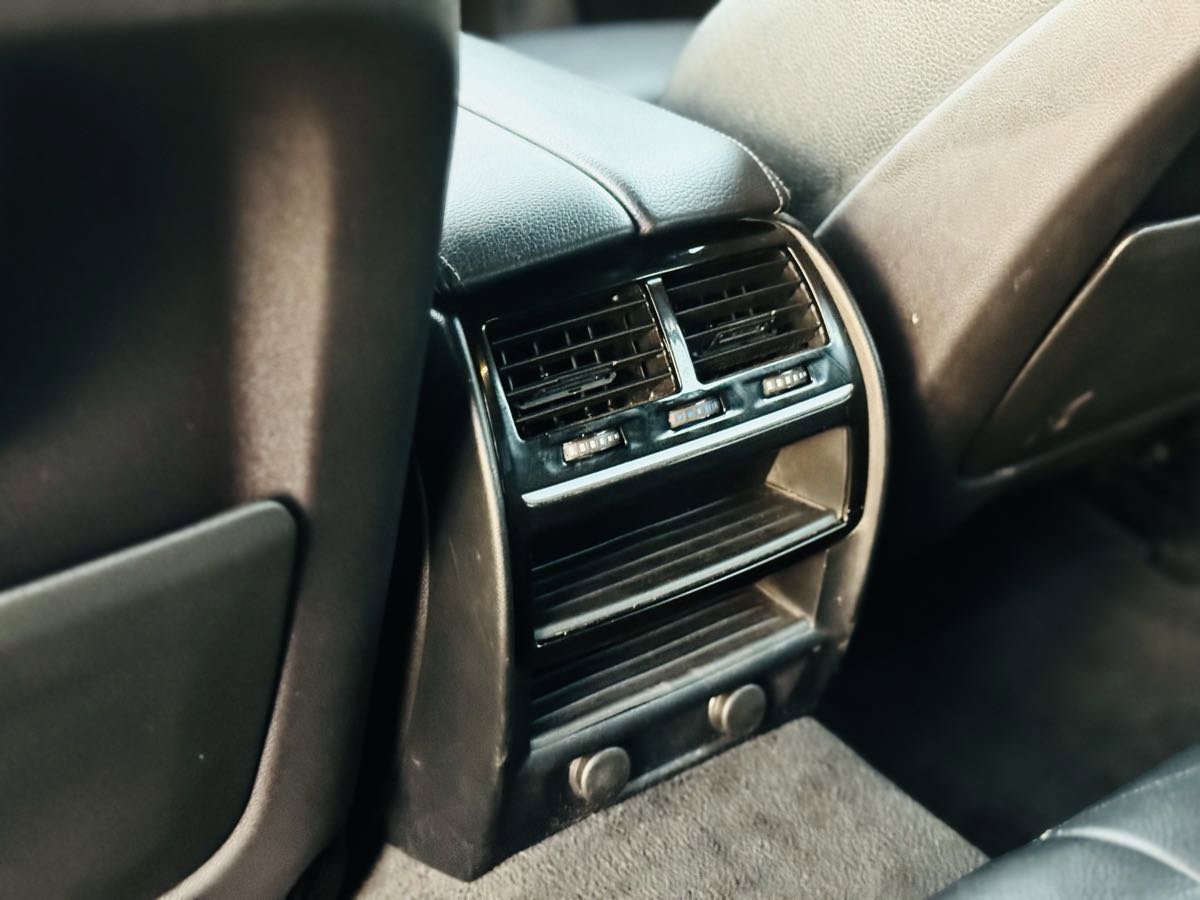 Used 2018 BMW 530i w/ Premium Package image 28