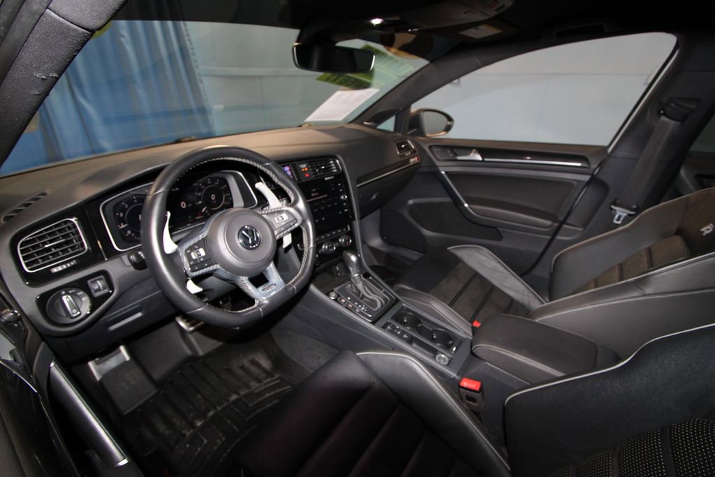 Used 2019 Volkswagen Golf R 4-Door image 2