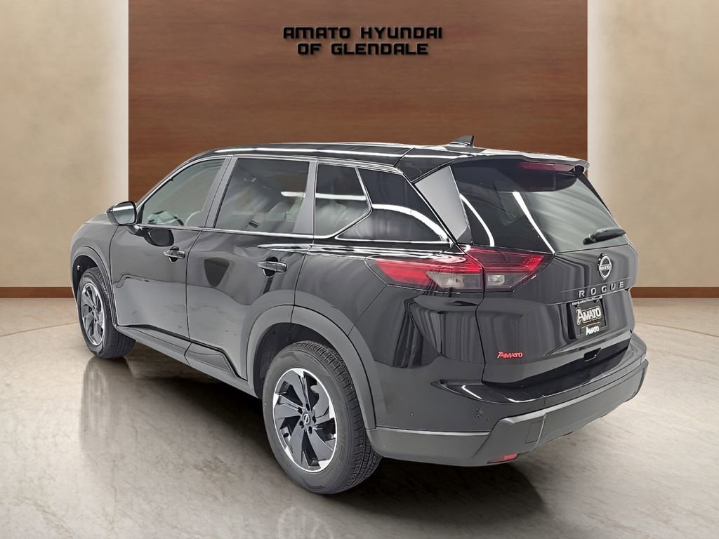 Used 2025 Nissan Rogue SV FWD image 4