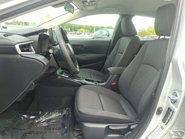 Used 2025 Toyota Corolla LE FWD image 13