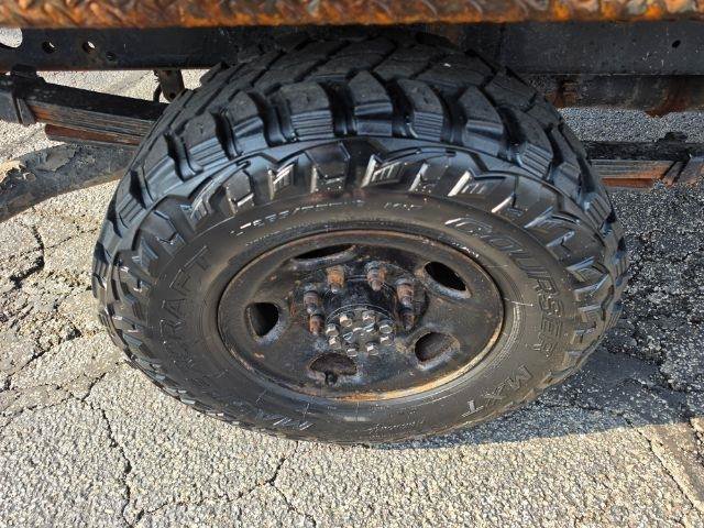 Used 2004 Chevrolet Silverado 2500 LS w/ Heavy-Duty Power Package AWD/4WD image 38