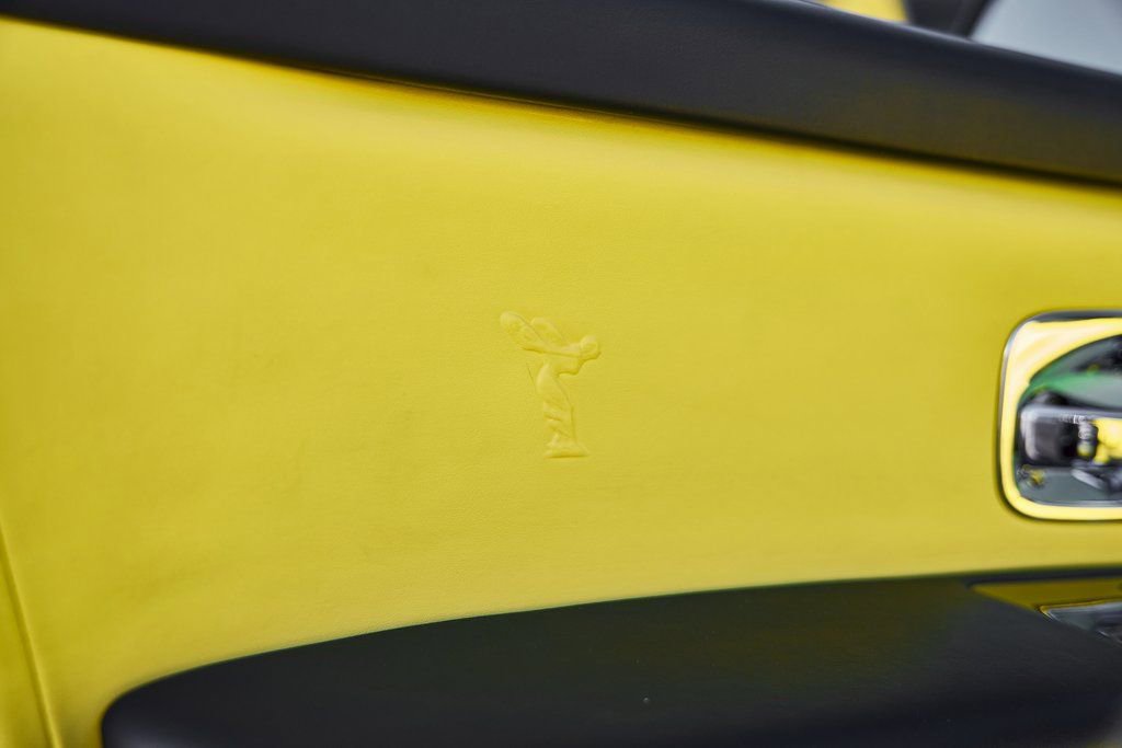 Used 2022 Rolls-Royce Cullinan Black Badge w/ Dark Exterior Package image 39