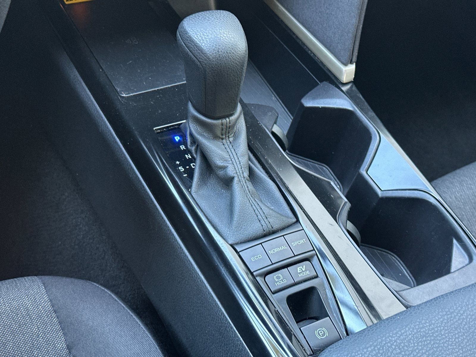 Used 2025 Toyota Camry LE image 19