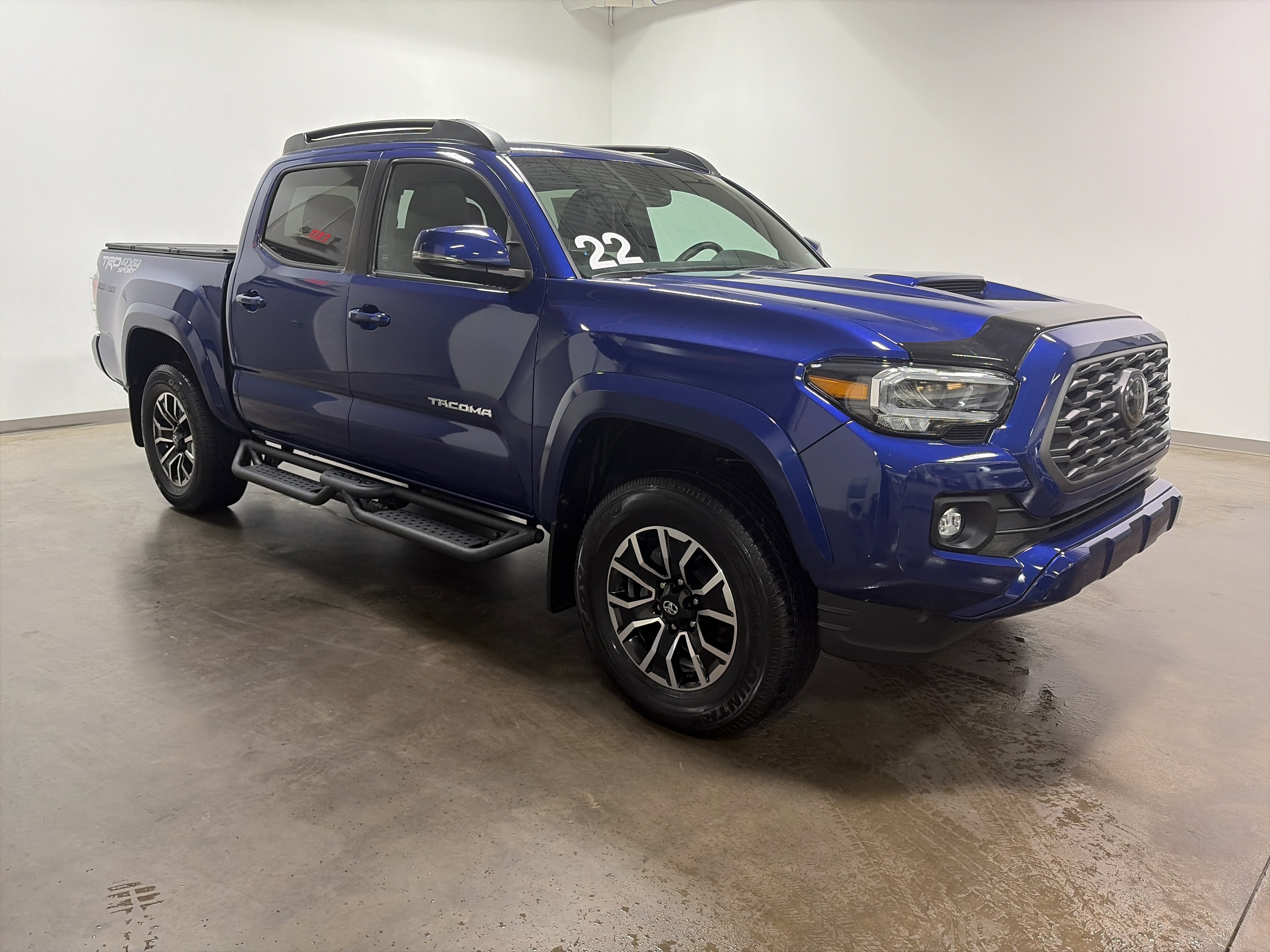 Used 2022 Toyota Tacoma TRD Sport w/ TRD Premium Sport Package AWD/4WD video 2