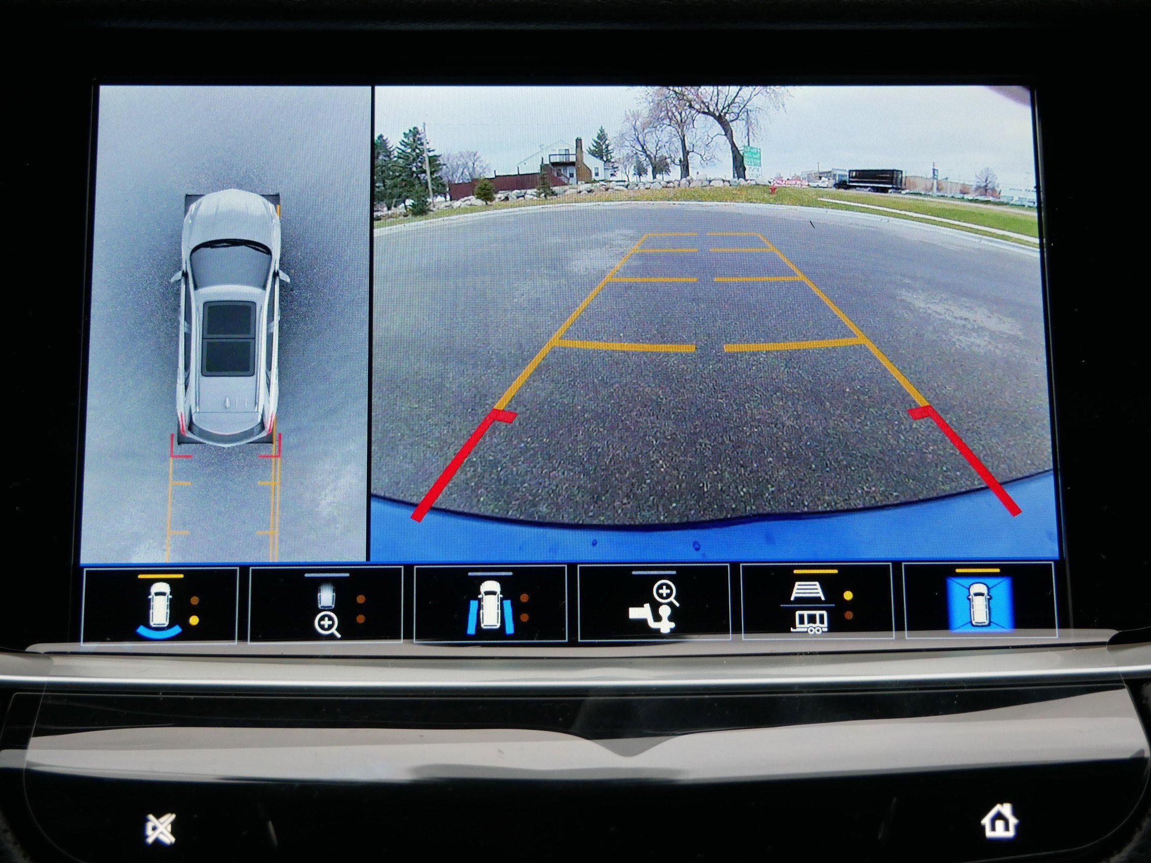 Used 2026 Cadillac XT5 Sportv w/ LPO, Floor Liner Package image 28