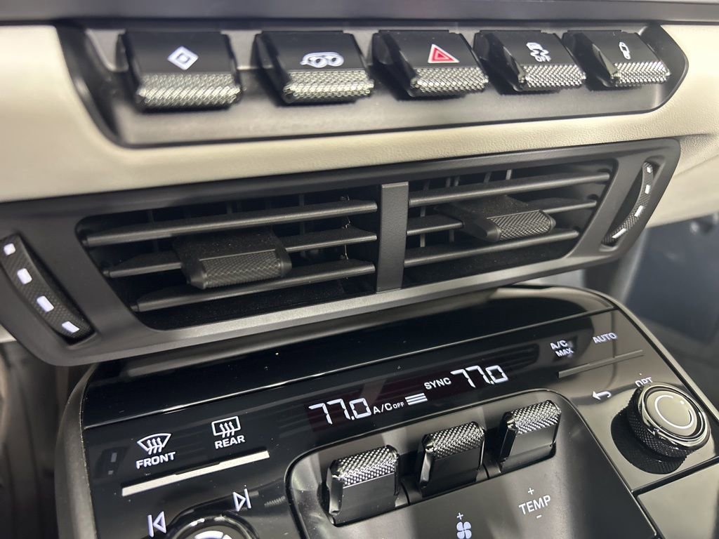 Certified 2025 Porsche 911 Carrera image 35