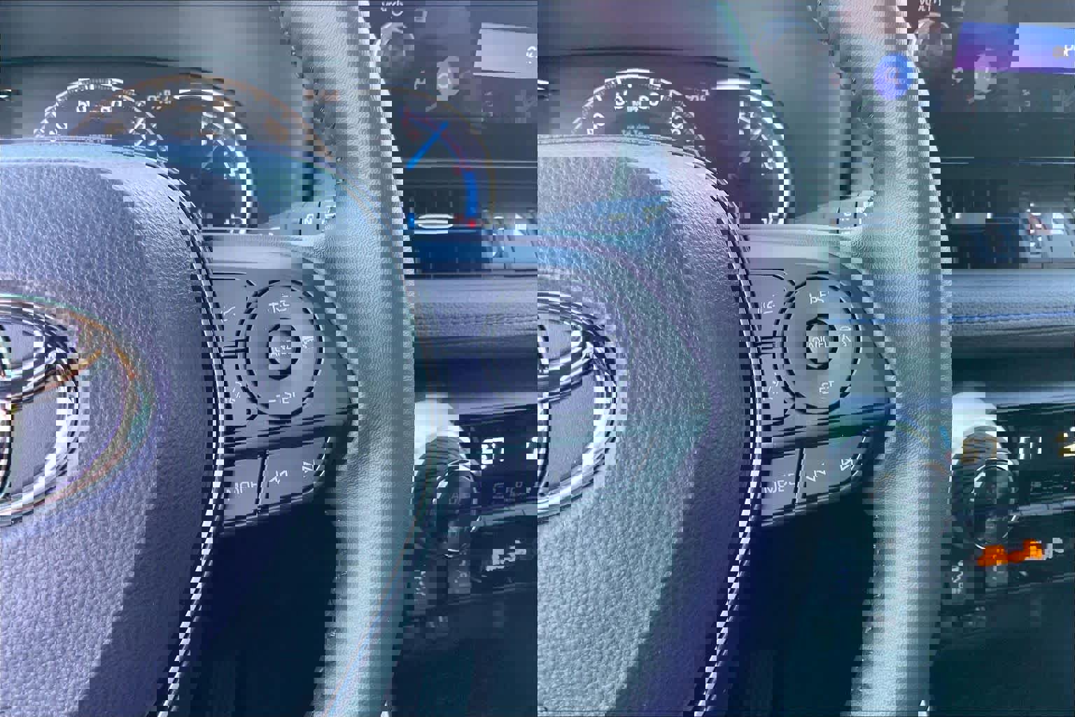 Used 2025 Toyota RAV4 XSE image 24