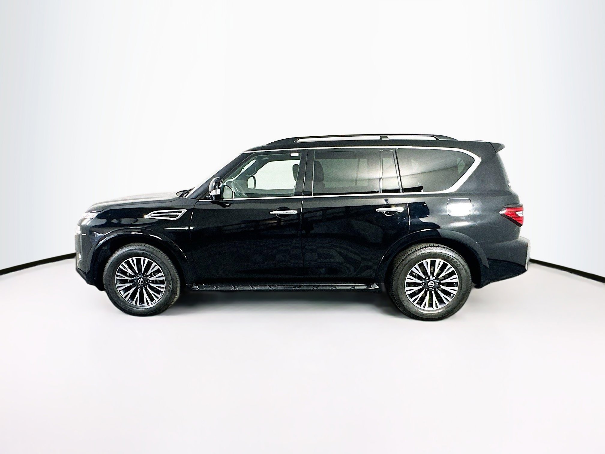 Used 2023 Nissan Armada SL w/ Midnight Edition Package image 4