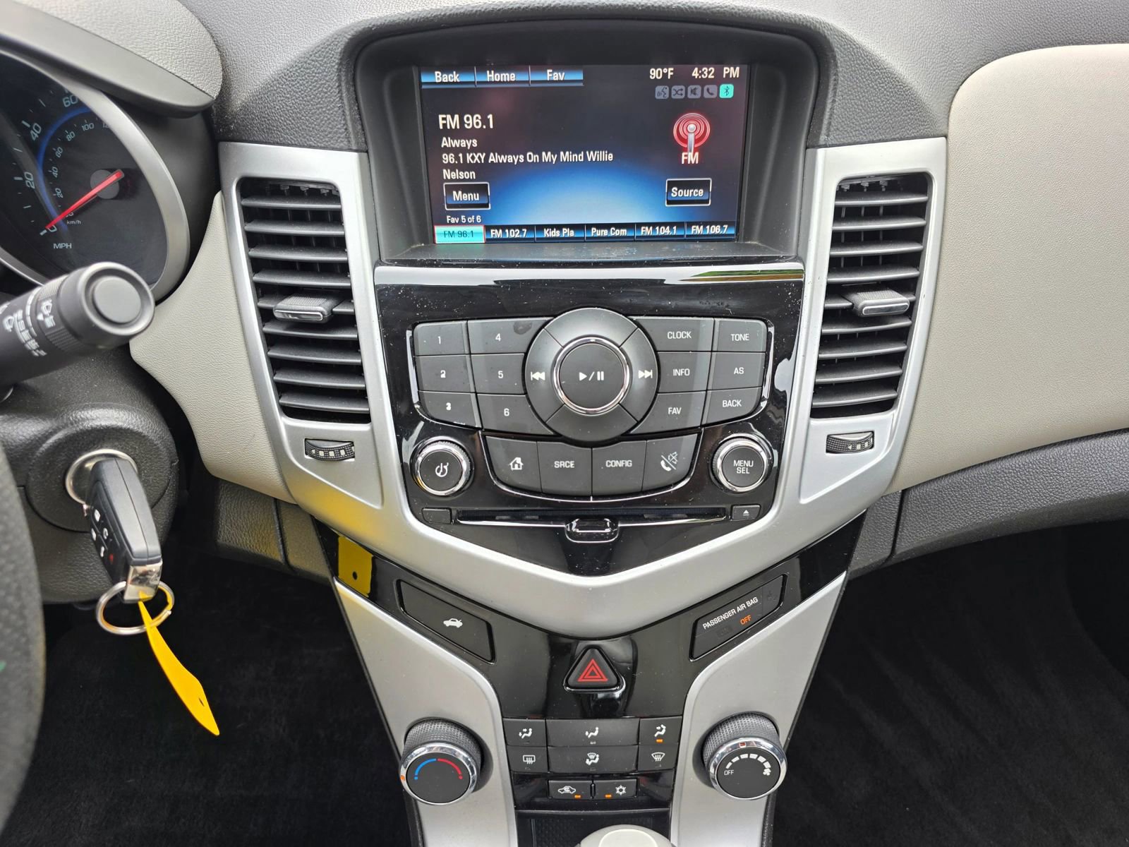 Used 2016 Chevrolet Cruze LT FWD image 16