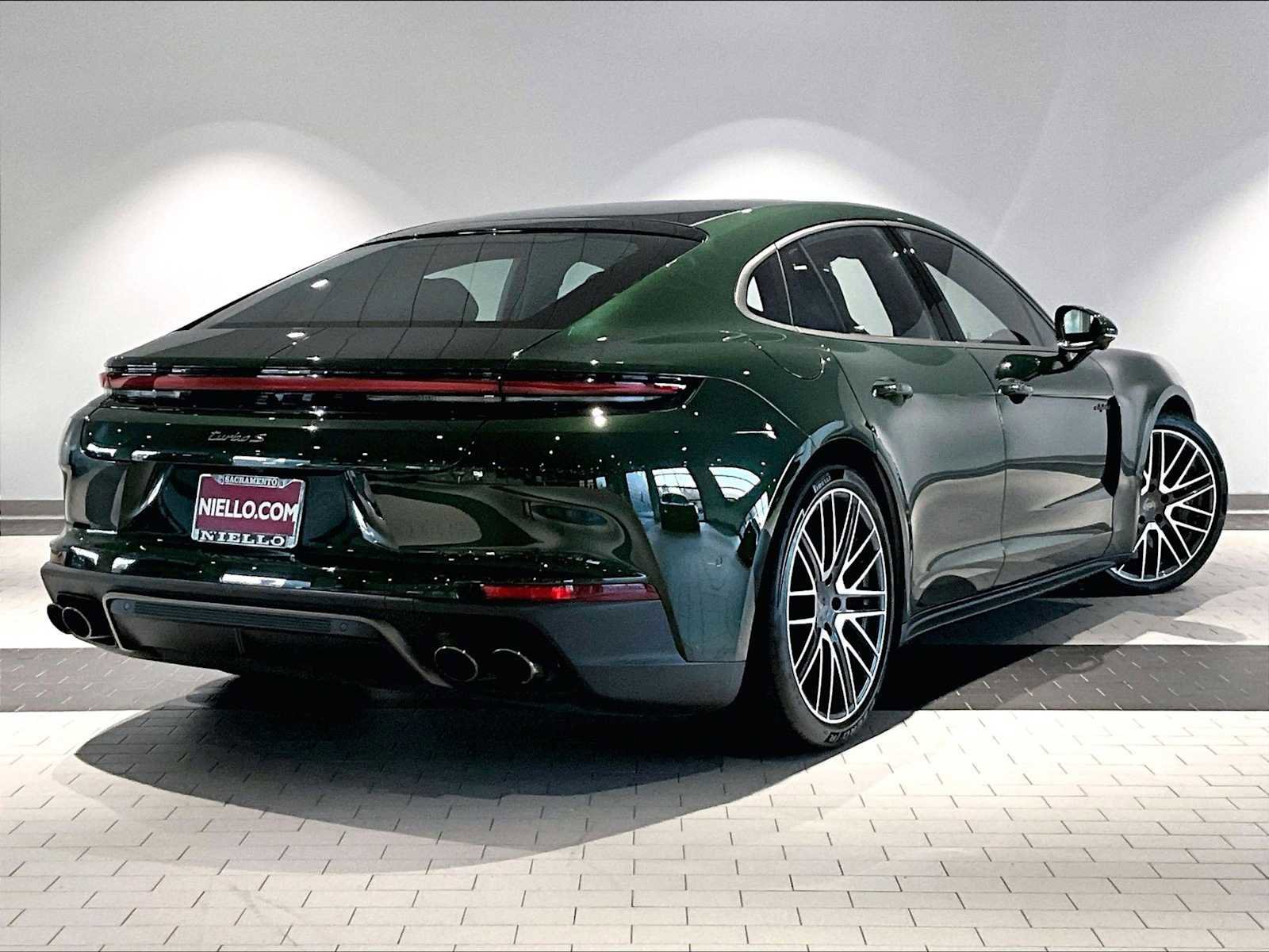 Used 2025 Porsche Panamera Turbo S image 10