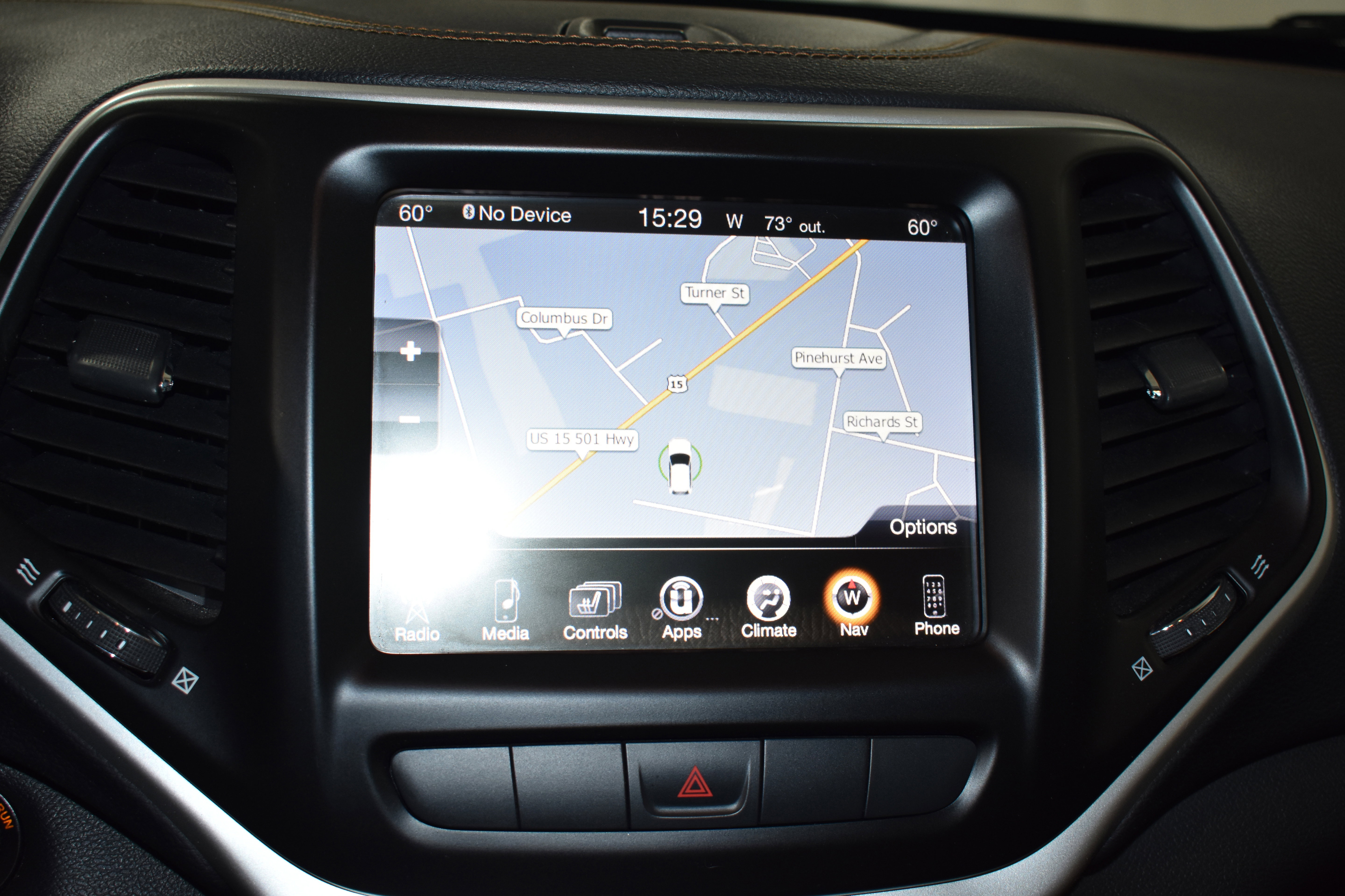 Used 2015 Jeep Cherokee Limited image 17