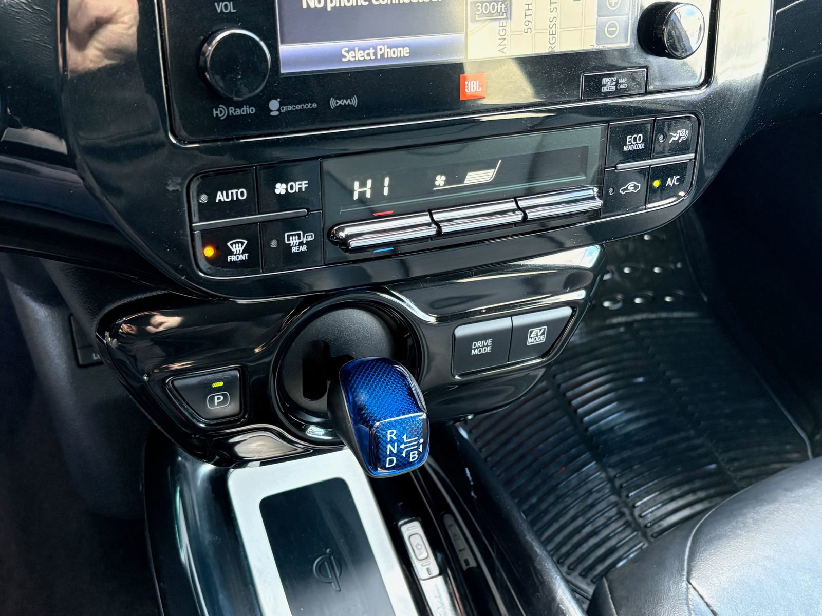 Used 2016 Toyota Prius Four Touring w/ Premium Convenience Package image 28