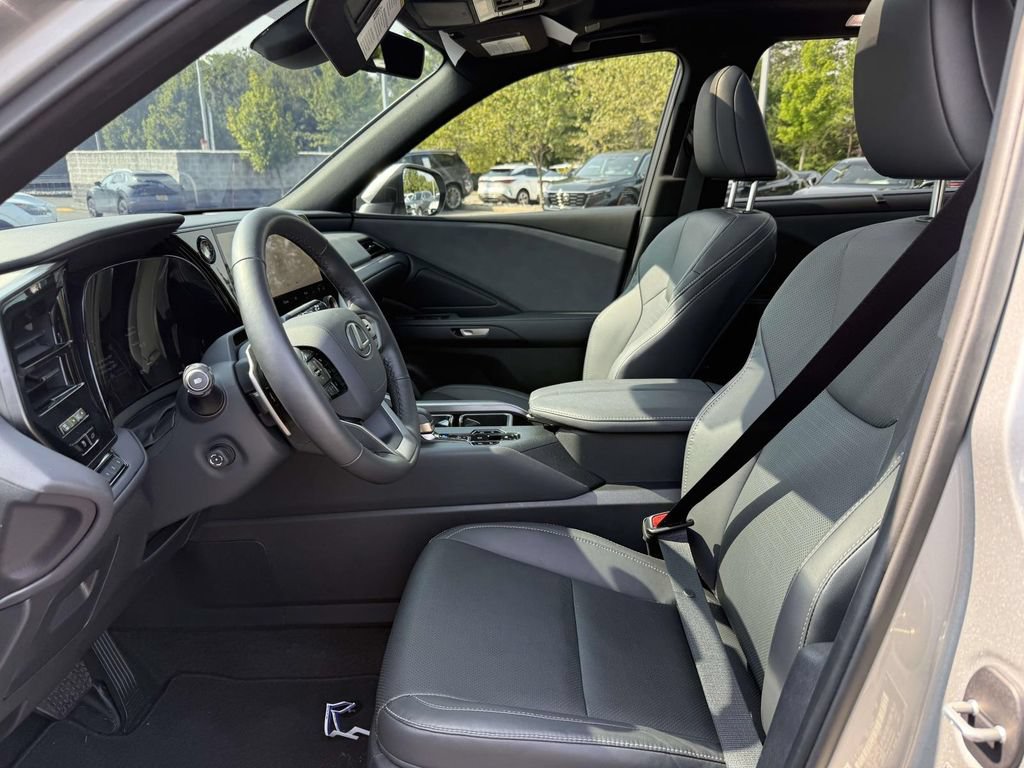Used 2025 Lexus TX 350 AWD w/ Technology Package image 13