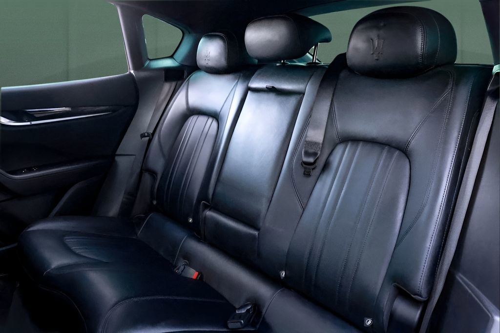 Used 2021 Maserati Levante image 16