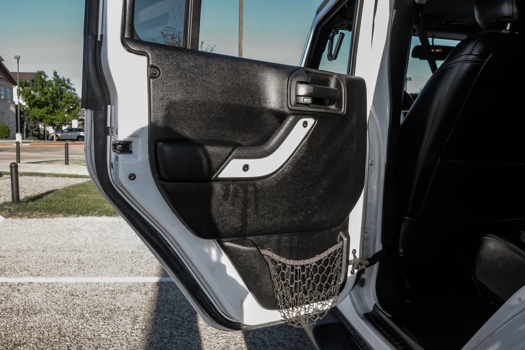 Used 2015 Jeep Wrangler Unlimited Sahara w/ Quick Order Package 24X image 43