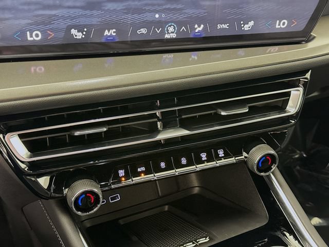 New 2026 Chevrolet Traverse LT FWD image 17
