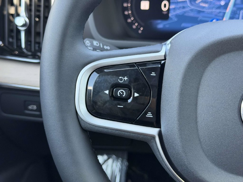 New 2026 Volvo XC90 B6 Plus w/ Protection Package AWD/4WD image 8