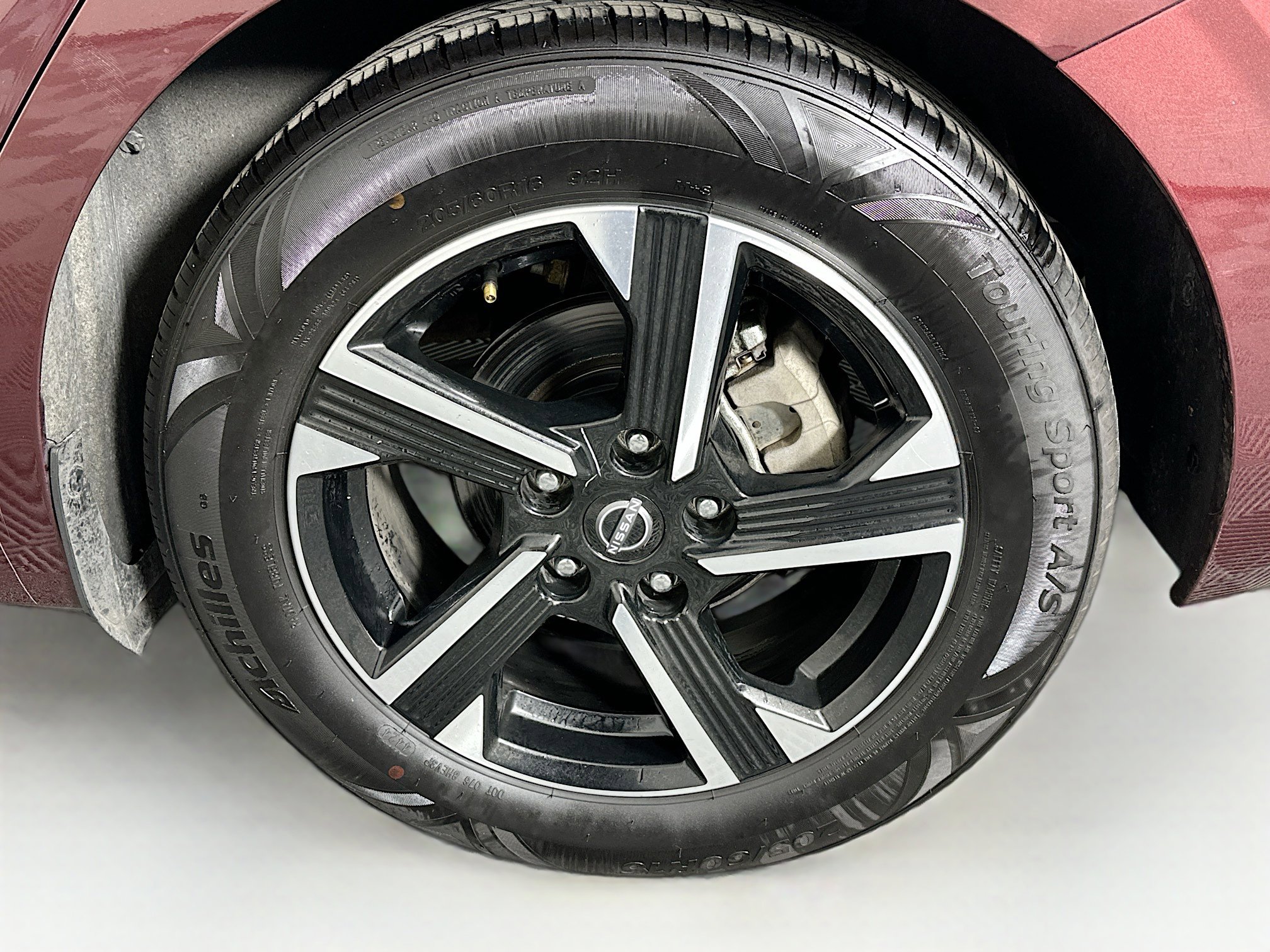 Used 2024 Nissan Sentra SV FWD image 11