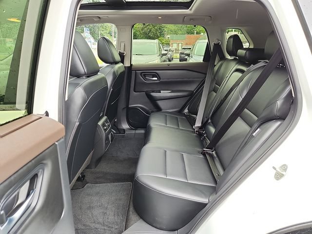 Certified 2023 Nissan Rogue SV w/ SV Premium B Package AWD/4WD image 11