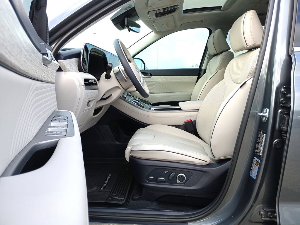 Used 2025 Hyundai Palisade Calligraphy FWD image 20