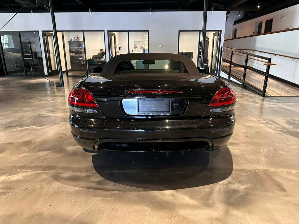 Used 2004 Dodge Viper SRT-10 image 6