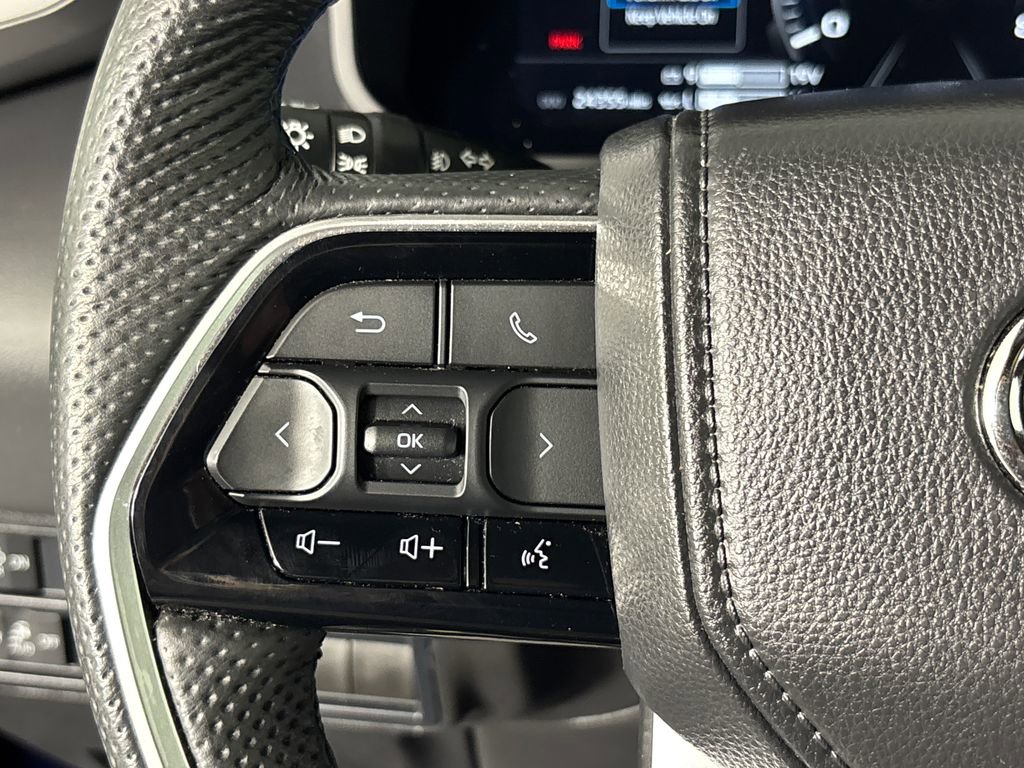 Used 2025 Toyota Tundra Platinum image 15