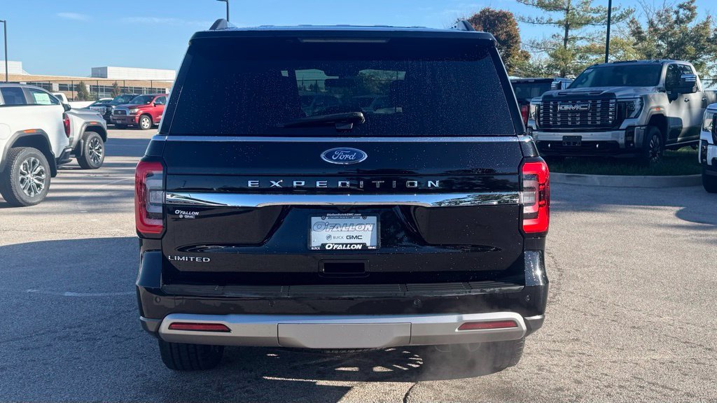 Used 2022 Ford Expedition Limited AWD/4WD image 3